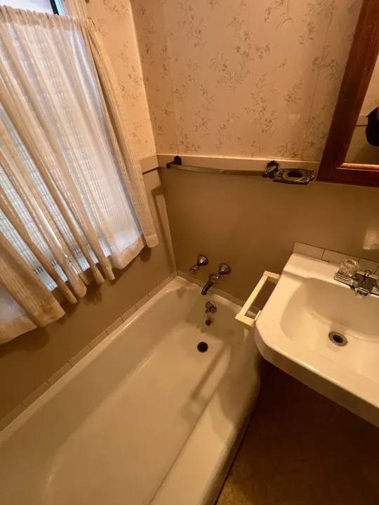 5942 N 38th St, before photo 3